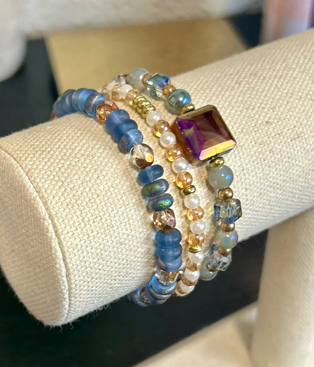 “Bruesey” - Set of 3 stretchy bracelets