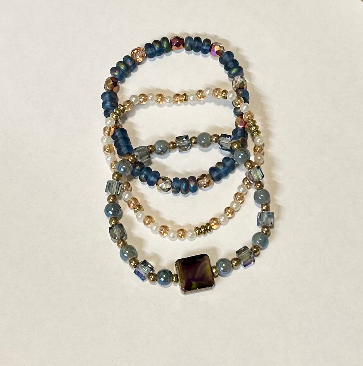 “Bruesey” - Set of 3 stretchy bracelets